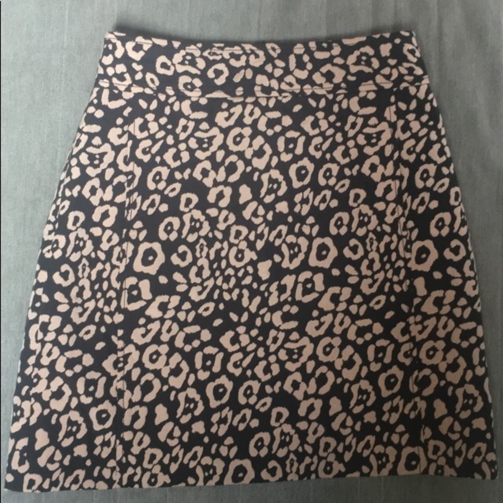 NWT! CUTE LOFT PRINTED SKIRT SZ 0